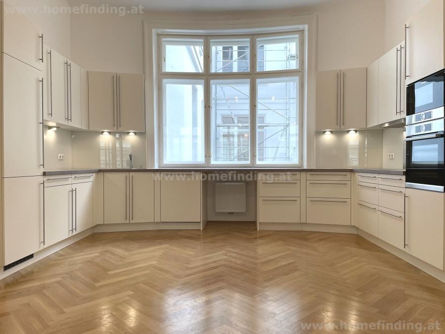 great old style apartment- 4 bedrooms, small balcony