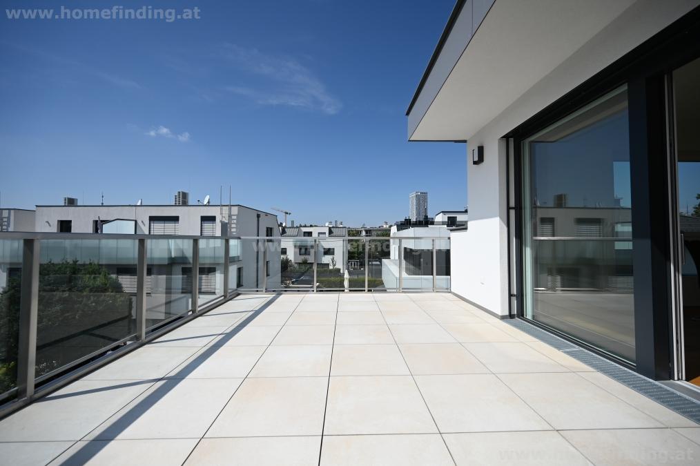 First time use - nice apartment with terrace close to UNO-City