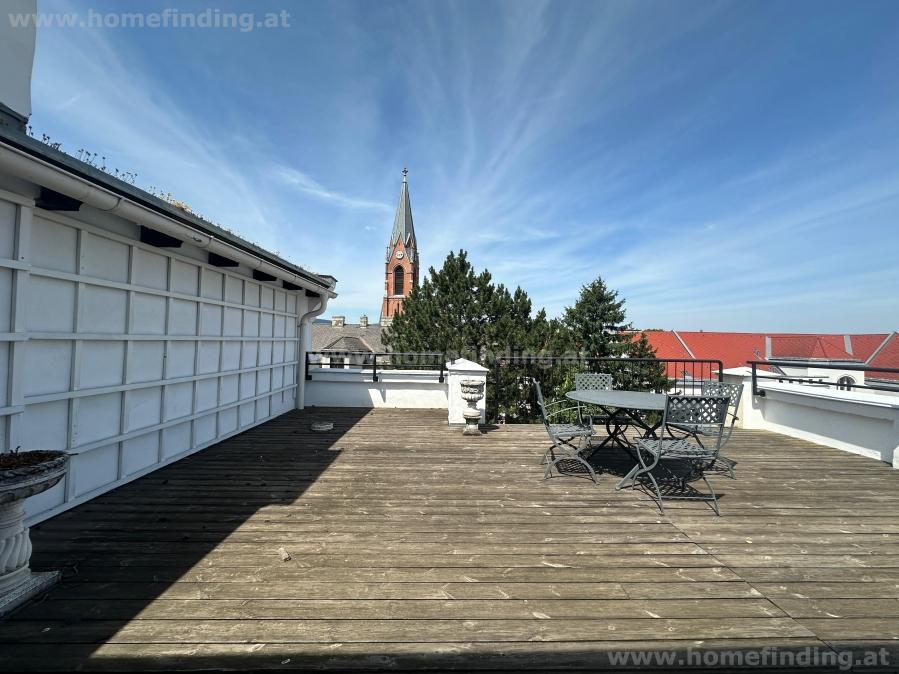 helle Dachgeschoßwohnung, 2 große Terrassen I nahe Bischof Faber Platz I befristet