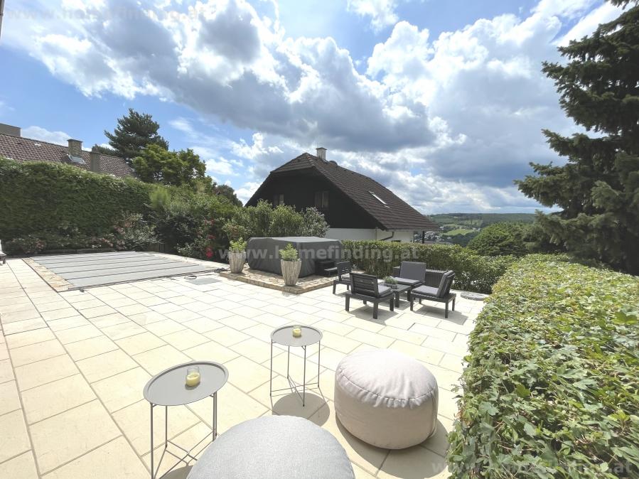 Einfamilienhaus mit Pool und schönem Blick / Wohnen am Ölberg