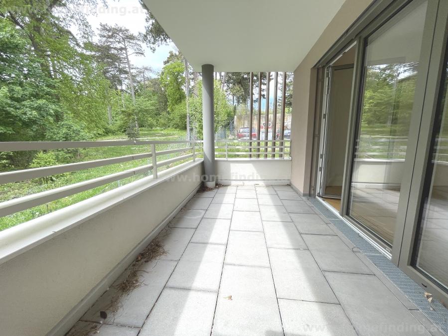 nice view with big loggia/balcony, garage possible