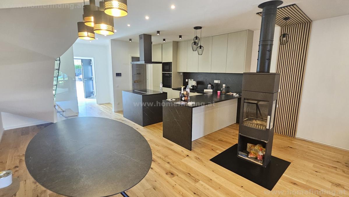 Modern house in Vösendorf: 6 rooms, 2 bathrooms, open air parking, sauna
