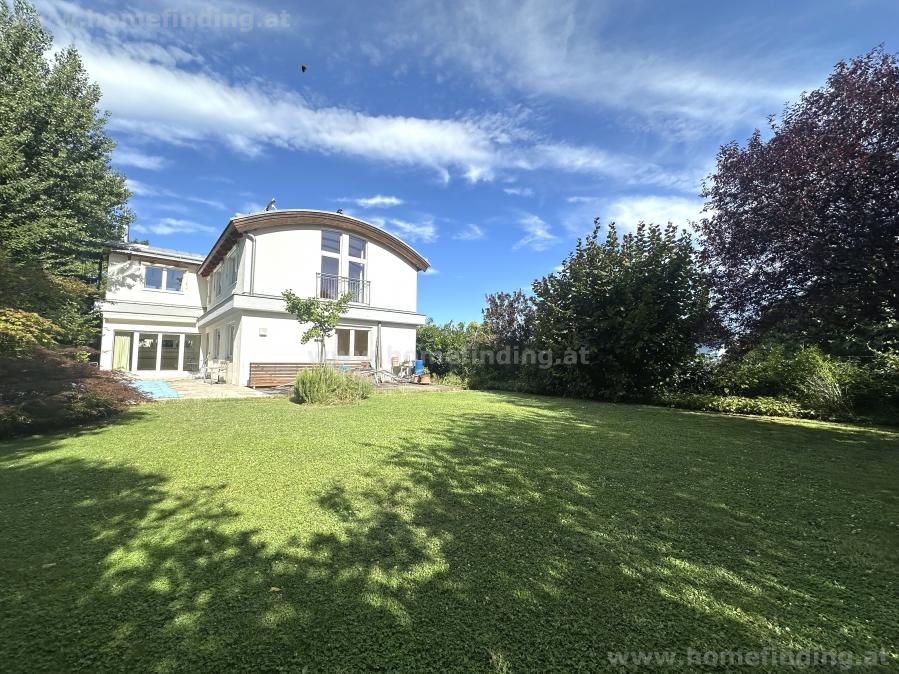 Mauer: nice house, 7 rooms, pool, garden, garage