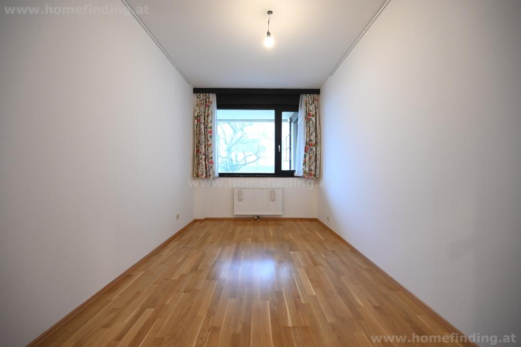 Grünruhelage: helle 4 Zimmerwohnung mit Loggia, Sauna und Pool -  befristet