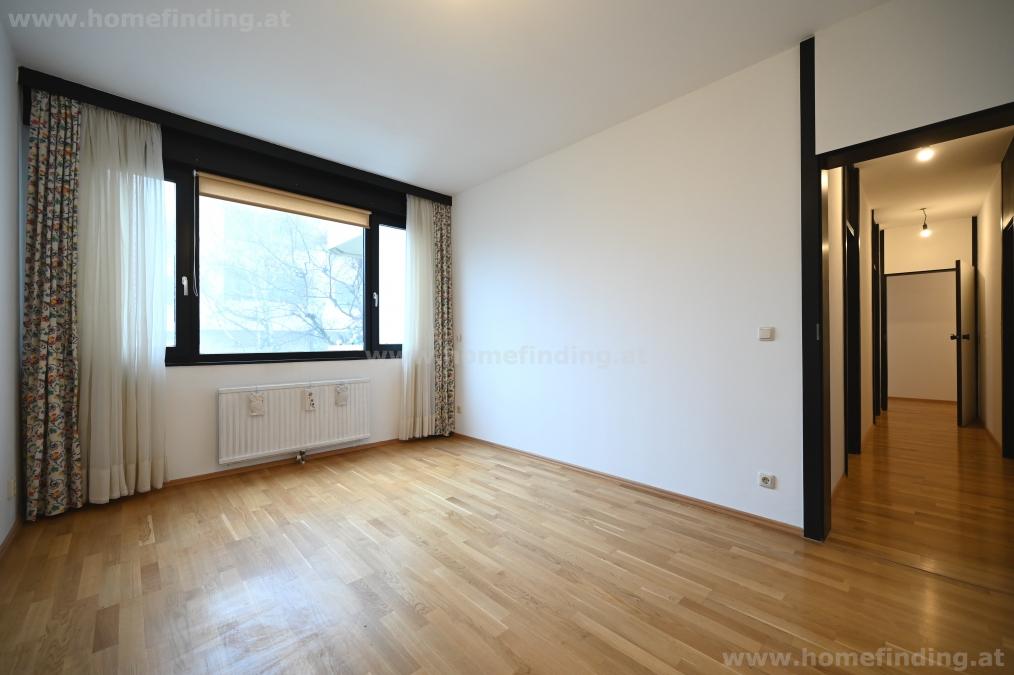 Grünruhelage: helle 4 Zimmerwohnung mit Loggia, Sauna und Pool -  befristet