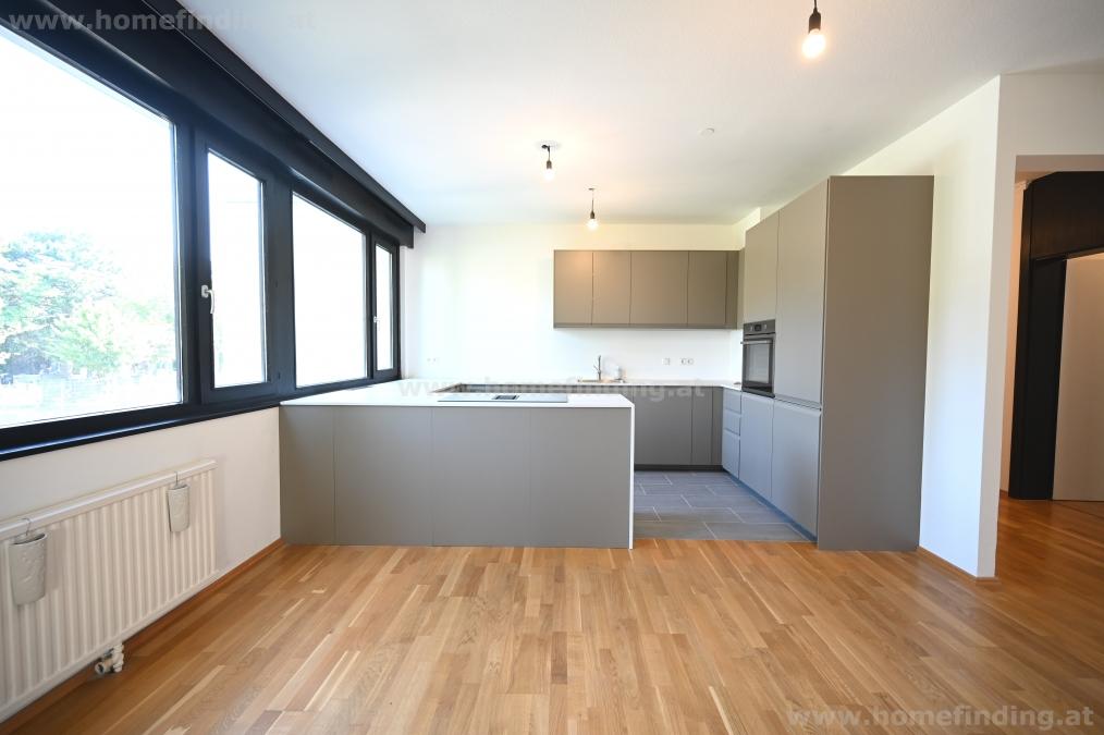 Wohnen mit Pool: moderne 4 Zimmerwohnung mit Loggia, Sauna, Garage