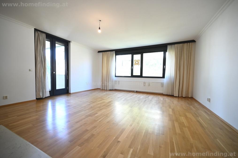Wohnen mit Pool: moderne 4 Zimmerwohnung mit Loggia, Sauna, Garage