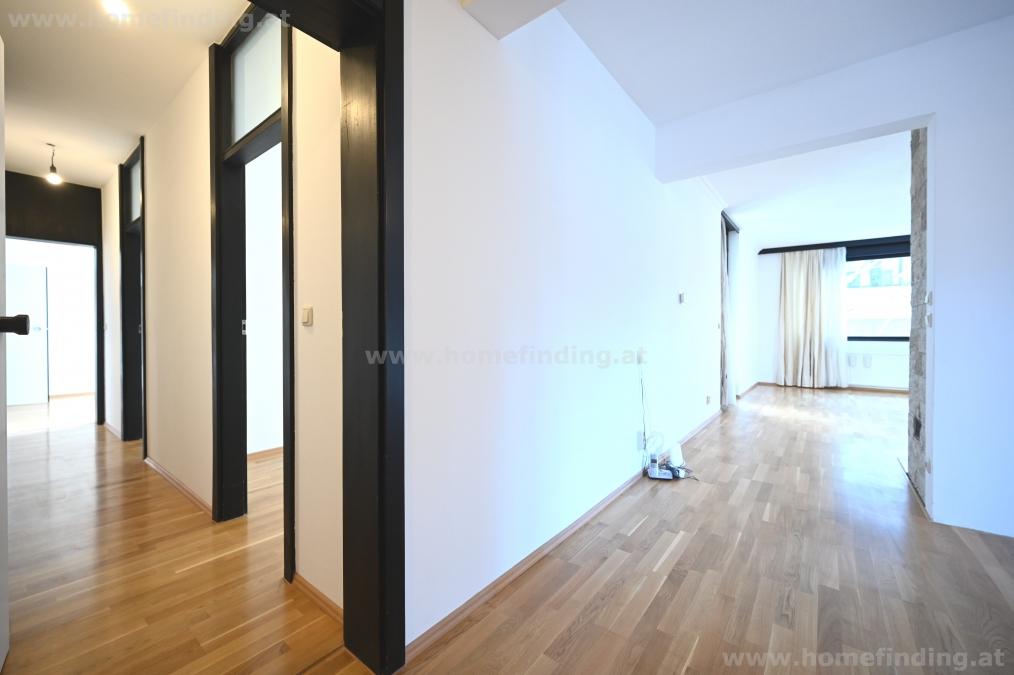 Wohnen mit Pool: moderne 4 Zimmerwohnung mit Loggia, Sauna, Garage