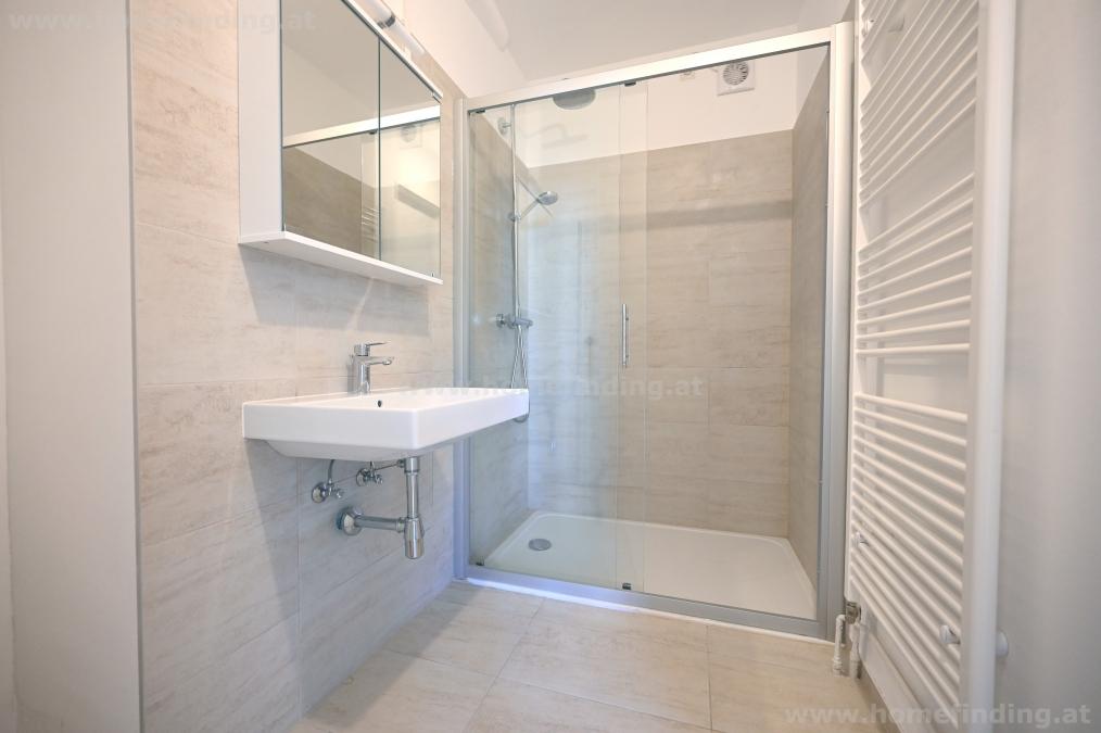 Wohnen mit Pool: moderne 4 Zimmerwohnung mit Loggia, Sauna, Garage