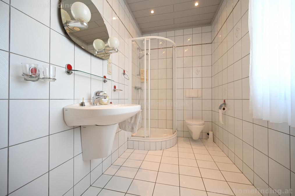 nice house with 5 rooms, garden, garage, cellar