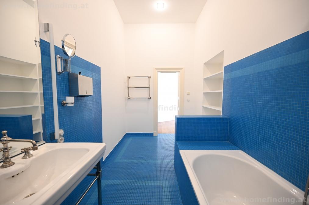 bright oldstyleapartment (1 bedroom) close to Burggarten