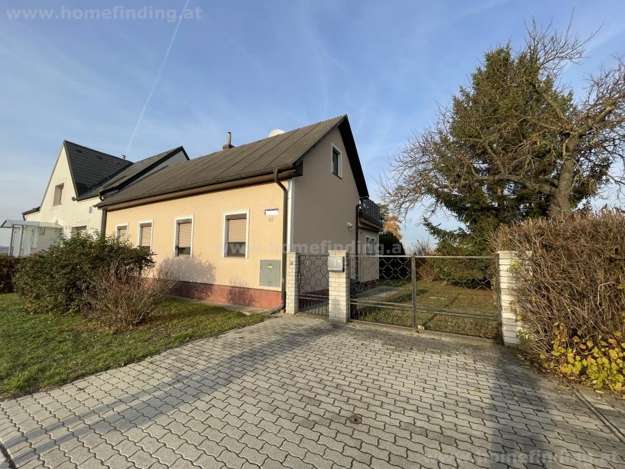 small house with garden in Angern an der March
