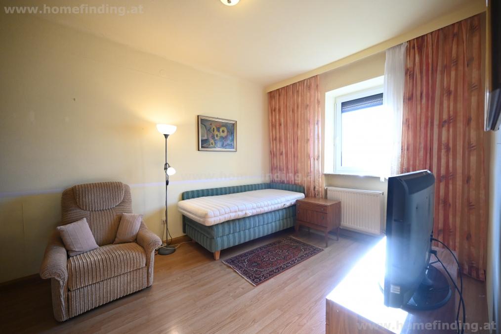 small house with garden in Angern an der March