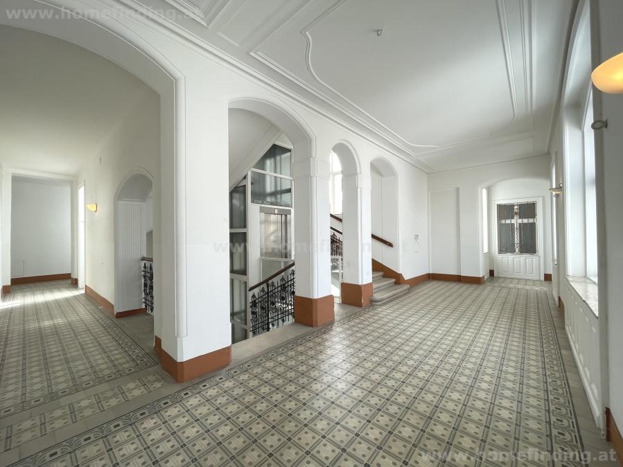 4 room with tiny balcony close to Schubertpark