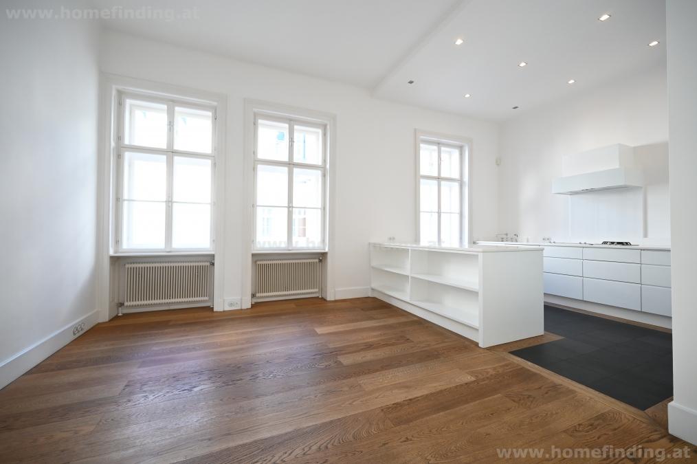 representative oldstyle apartment close to Burggarten/ Schillerplatz