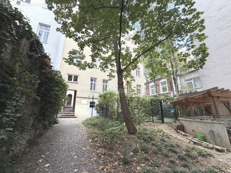 Erstbezug! Sanierte, ruhige 2-Zimmer-Altbauwohnung in 1080 Wien (unbefristet)