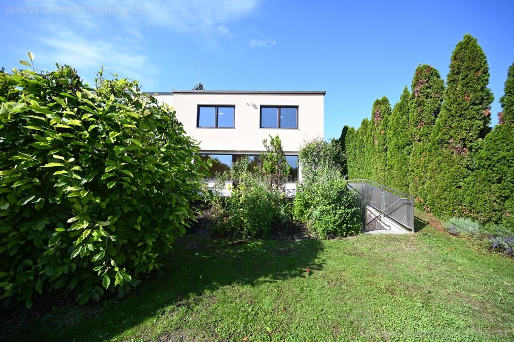 modern house in Perchtolsdorf