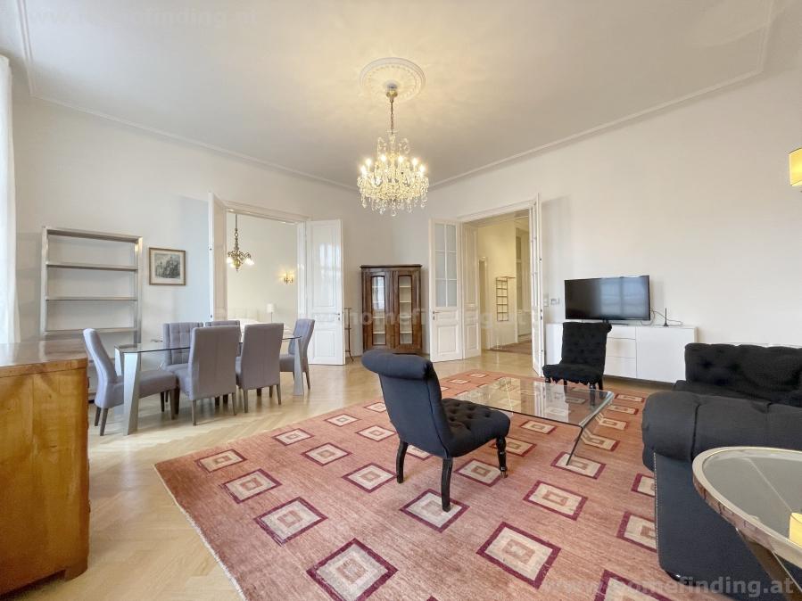 furnished 3 rooms I möblierte Altbauwohnung nahe dem Rathaus