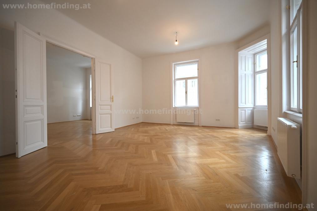 Great old type building - 5 rooms, balcony