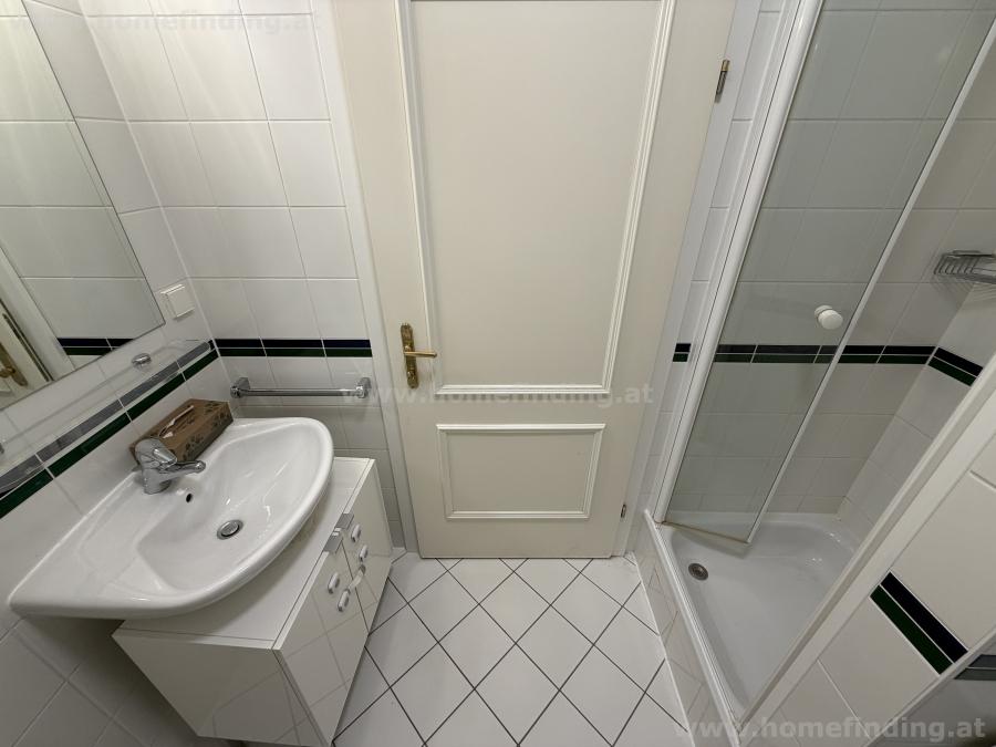 beim Streckerpark: Balkon-Wohnung, 4 Zimmer, befristet
