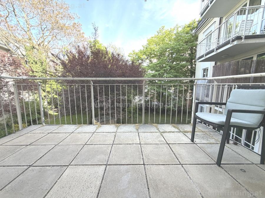 beim Streckerpark: Balkon-Wohnung, 4 Zimmer, befristet