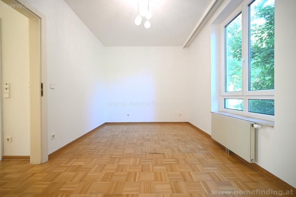 beim Streckerpark: 4 Zimmer, 2 Bäder, Balkon, Garage möglich
