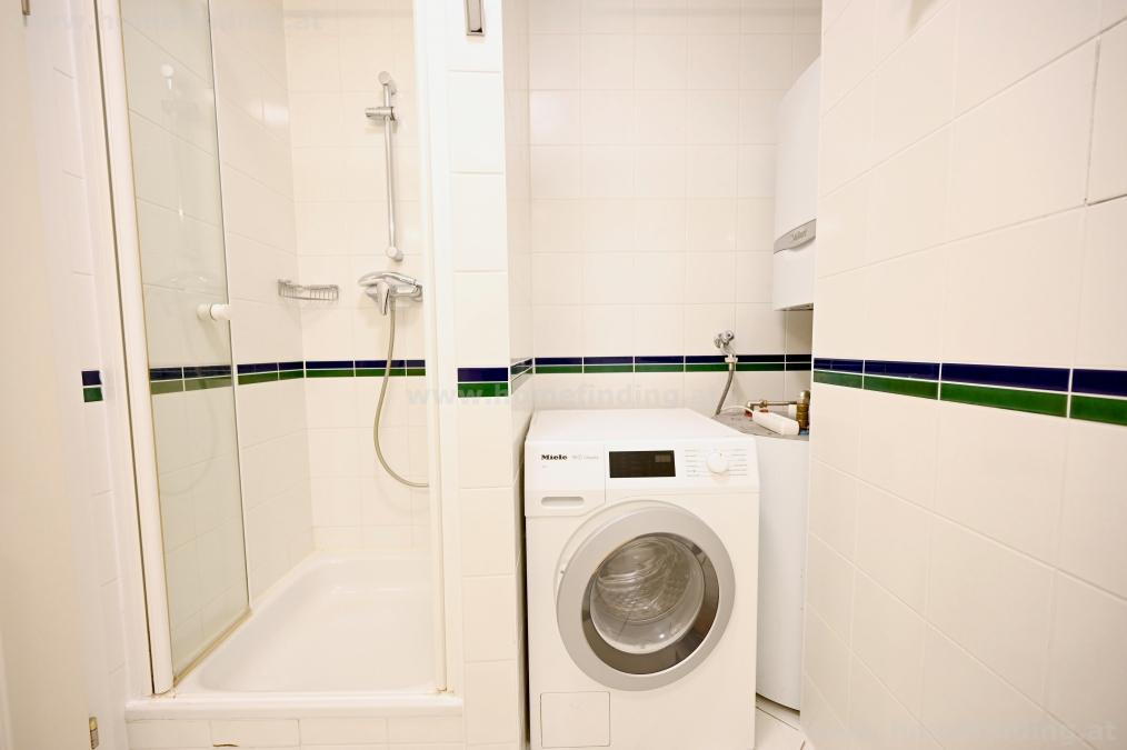 beim Streckerpark: 4 Zimmer, 2 Bäder, Balkon, Garage möglich