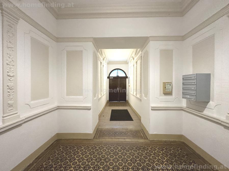refurbished old style apartment close to Volksoper