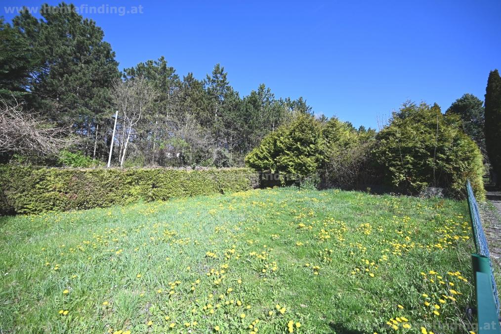 helle 4-Zimmerwohnung mit Balkon und Eigengarten - befristet