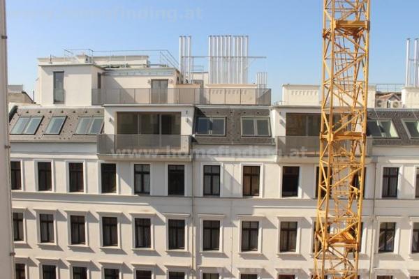 Dachgeschoßwohnung mit Balkon nahe der Neubaugasse - 5 Jahre befrsitet