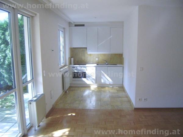 nice 1 room apartment with small garden