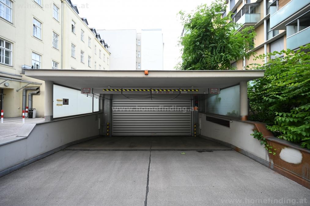 garage at Taubstummengasse
