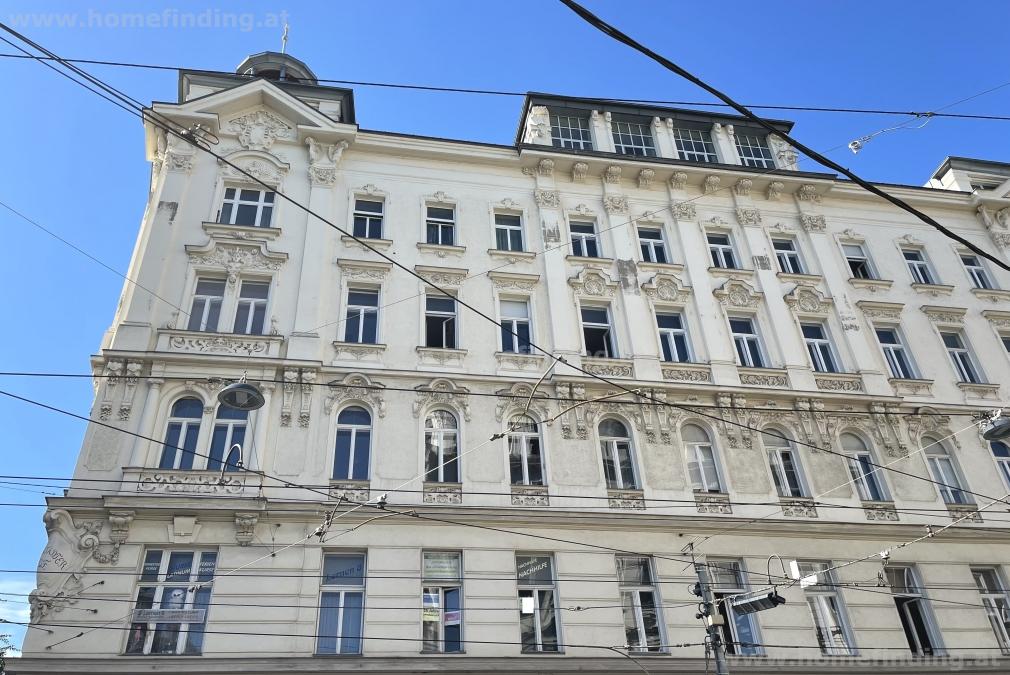 helle Altbauwohnung / 3 Schlafzimmer - unbefristet