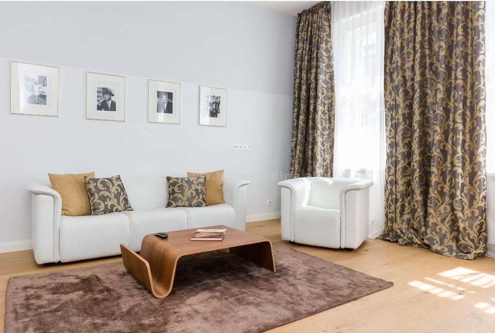 at Alser Straße: furnished studio